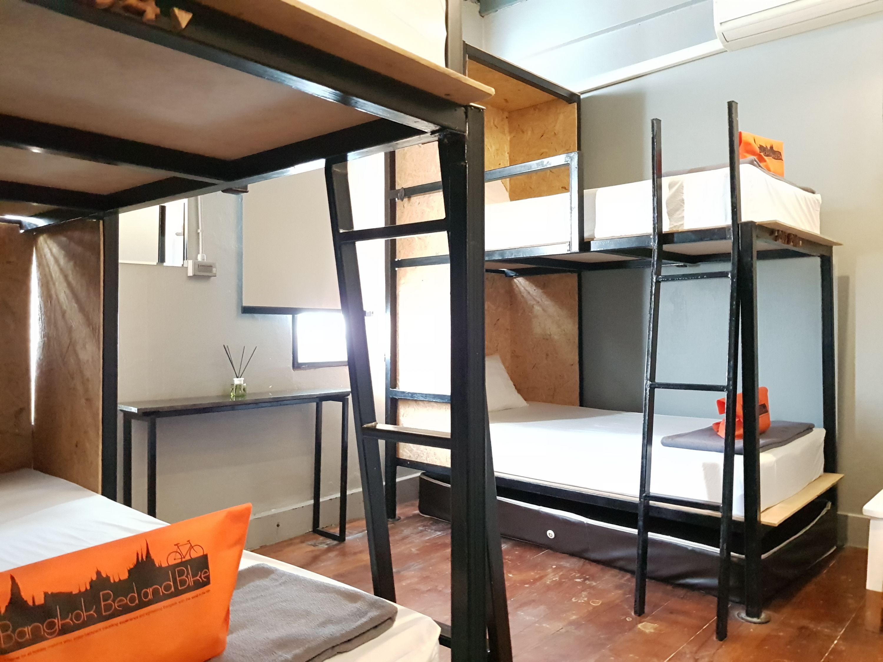 2 bunk beds in a room